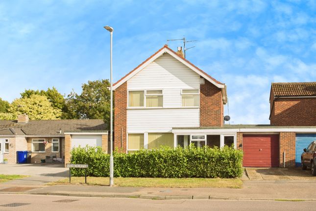 3 bedroom link detached house for sale
