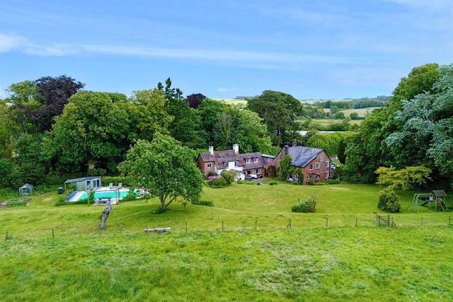 6 bedroom country house for sale