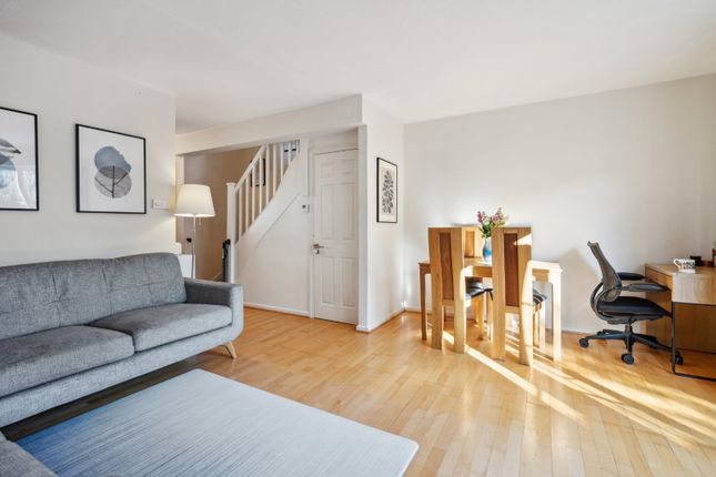 Copenhagen Gardens, London 2 bed terraced house for sale