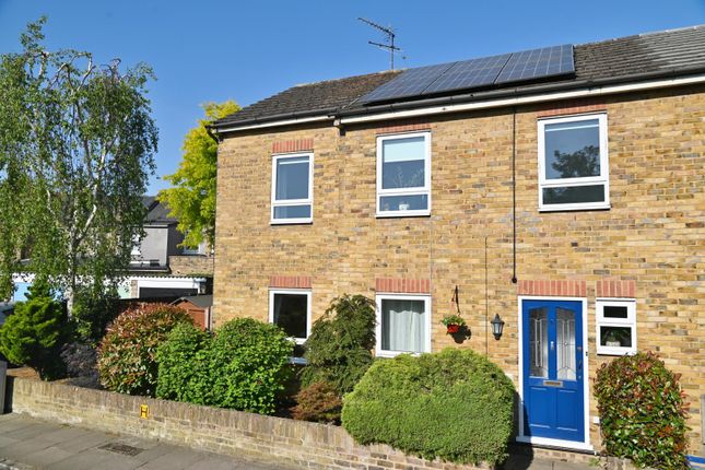Marsh Farm Road, Twickenham TW2 3 bed semi
