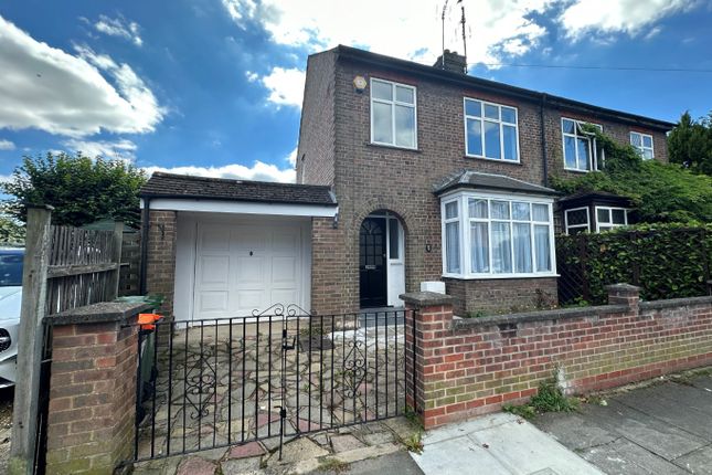 St. Peters Road, Dunstable LU5 3 bed semi