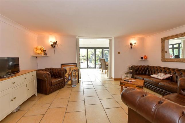 4 bed detached house