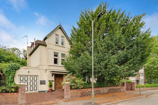 Cyprus Road, London 4 bed detached house for sale