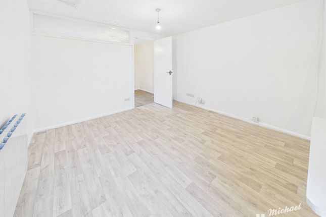 Leighton Buzzard LU7 1 bed flat for sale