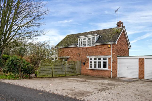 3 bedroom link detached house for sale