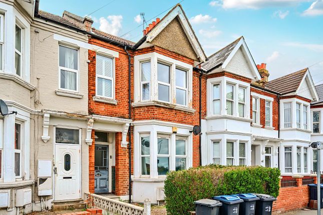 Gorringe Park Avenue, Mitcham... 2 bed flat for sale