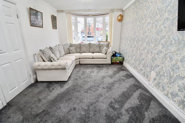 5 bedroom semi-detached house for sale