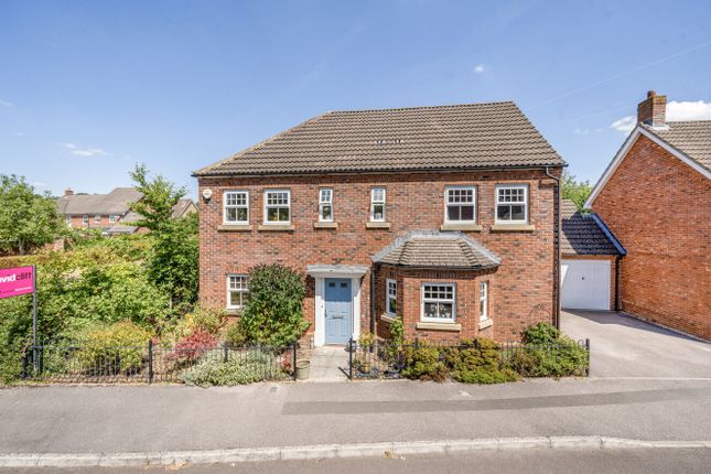 Damson Drive, Reading RG7 5 bed detached house for sale