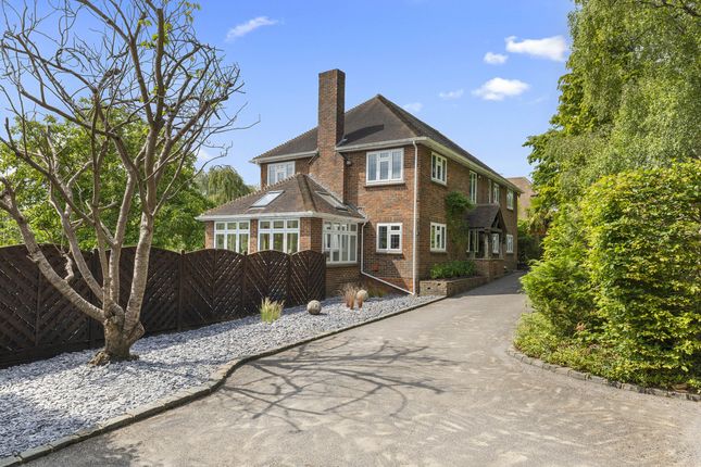 5 bed detached house