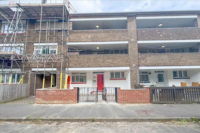 Sandy Drive, Feltham, Middlesex, TW14 2 bed flat for sale