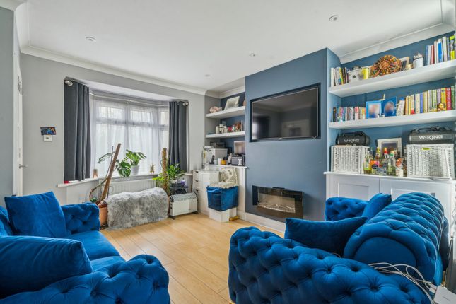 Denham Way, Rickmansworth WD3 2 bed semi
