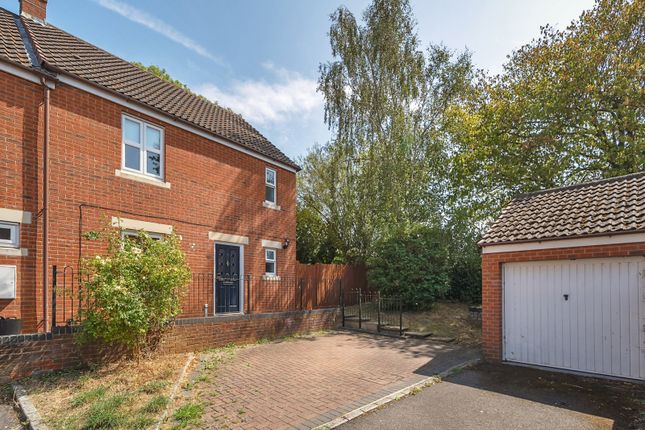 Kingfisher Grove, Reading RG7 3 bed semi