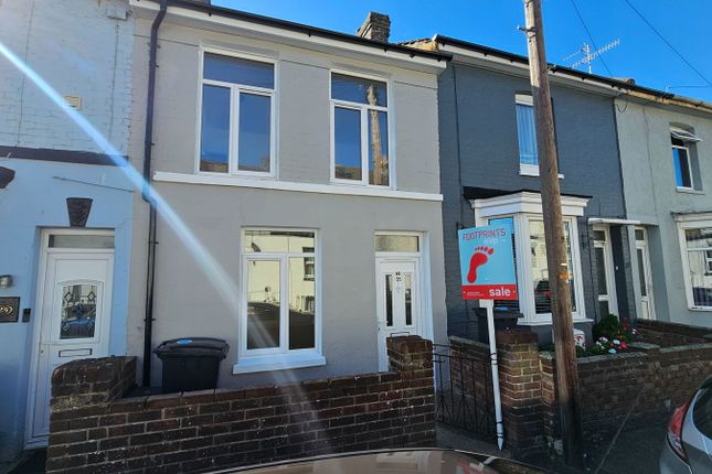 Oswald Road, Dover CT17 2 bed terraced house for sale