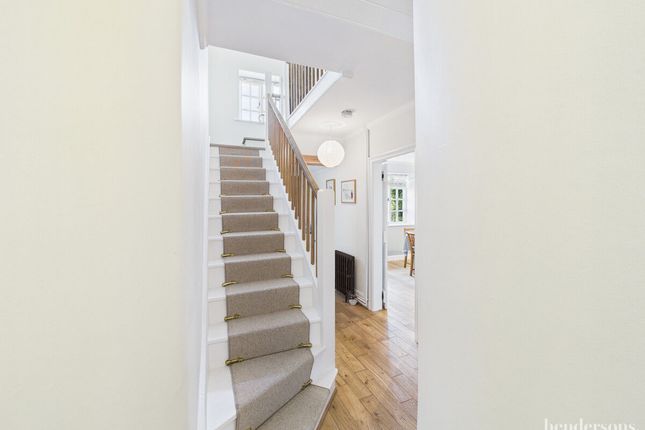 3 bedroom cottage for sale