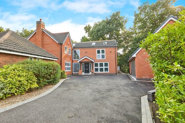 6 bedroom detached house for sale