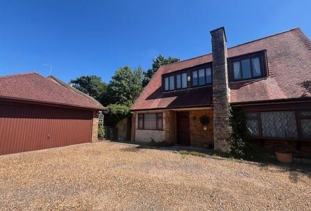 Camberley,  Surrey,  GU15 4 bed detached house for sale