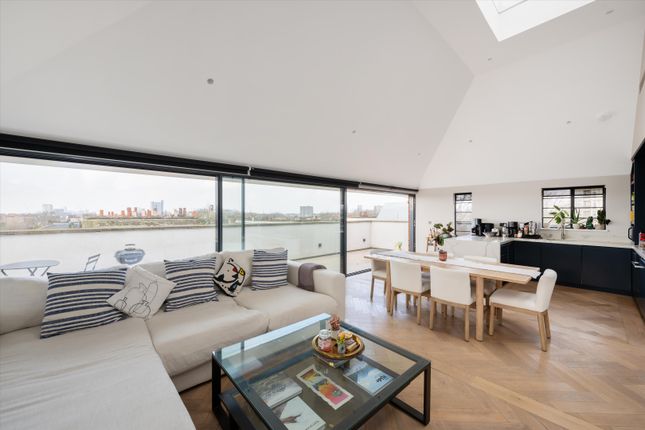 Hamilton Court, Maida Vale W9 2 bed flat for sale