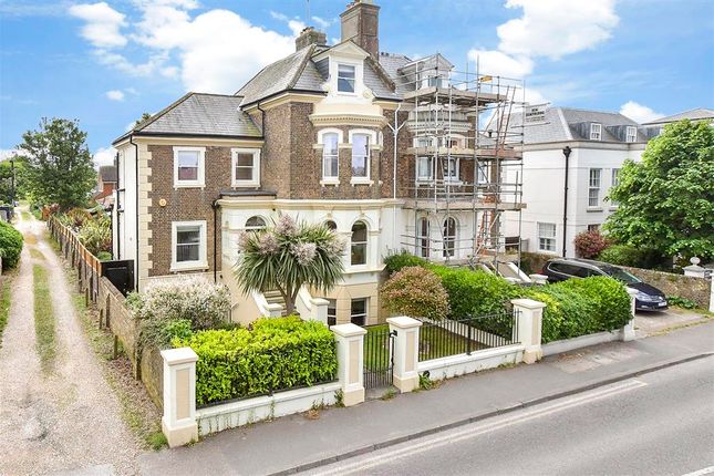 6 bedroom semi-detached house for sale