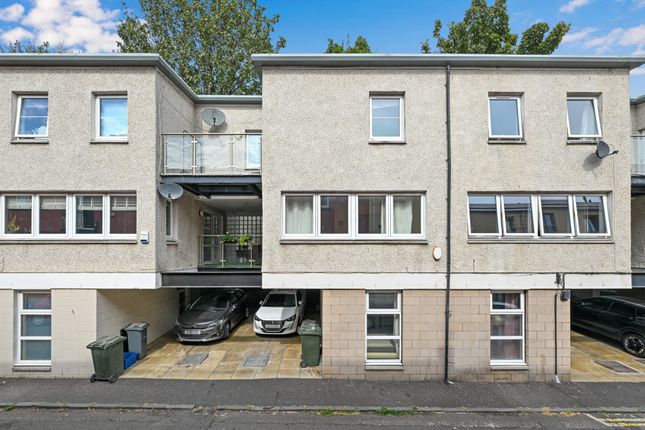 3 bedroom town house for sale