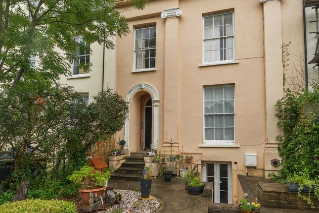5 Newport Terrace, Barnstaple EX32 1 bed flat for sale