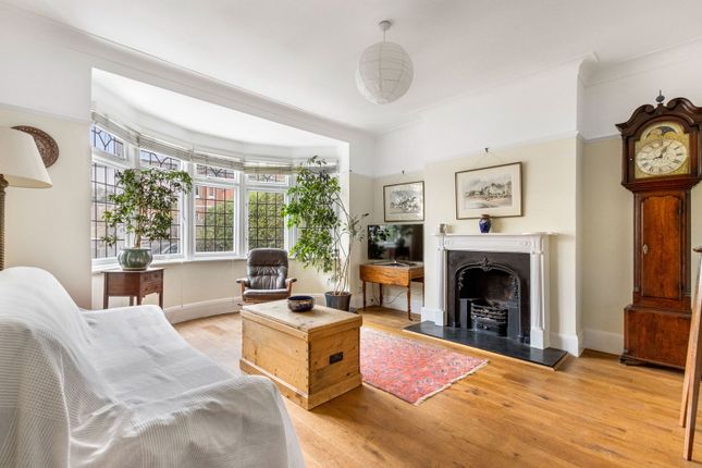 Dukes Avenue, London N10 4 bed end of terrace house for sale