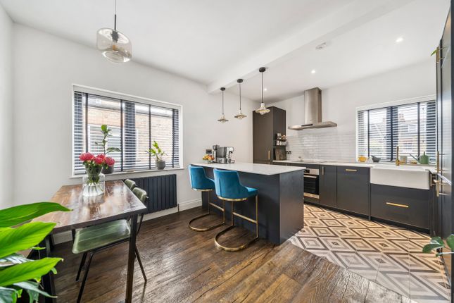 Aylmer Road, Shepherd's Bush W12 2 bed maisonette for sale