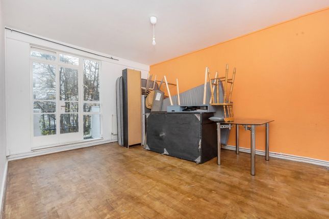 Hallfield Estate, London 2 bed flat for sale