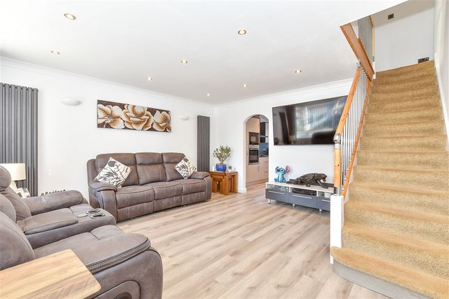 Walnut Tree Close, Hayling Island... 3 bed semi