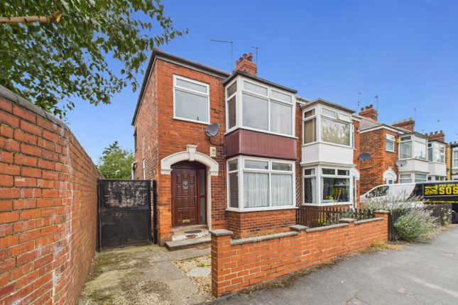 Inglemire Avenue, Hull, East Riding... 3 bed semi