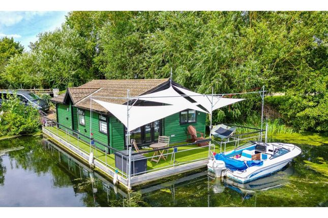 2 bedroom house boat for sale