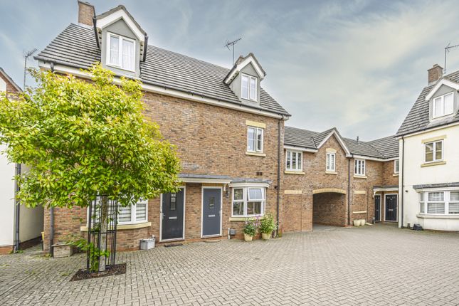 Vistula Crescent, Swindon SN25 3 bed terraced house for sale
