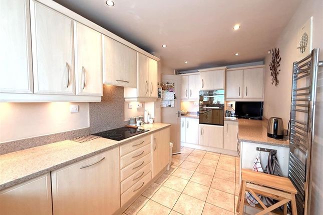 Smoke Lane, Reigate, Surrey 3 bed detached house for sale