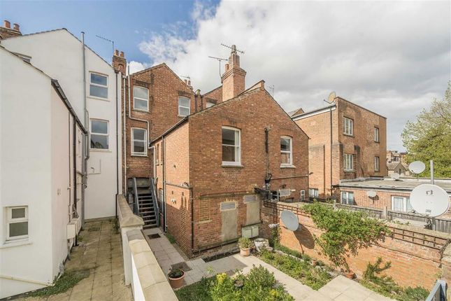 Cricklewood Broadway, London NW2 4 bed flat for sale