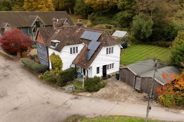 Shere Road, West Horsley, Surrey, KT24 3 bed semi