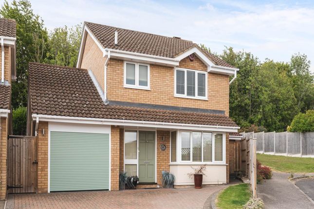 Foxglove Bank, Royston, 3 bed detached house for sale