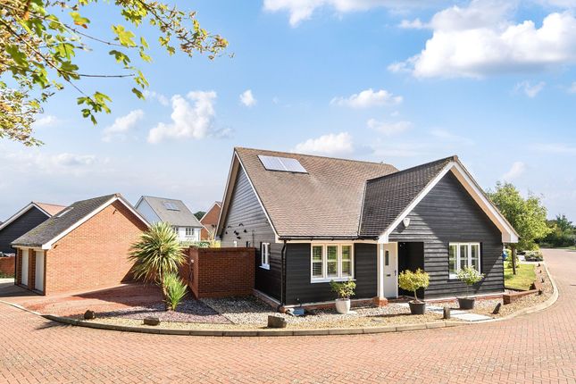 Owl Close, Billingshurst, RH14 2 bed detached bungalow for sale