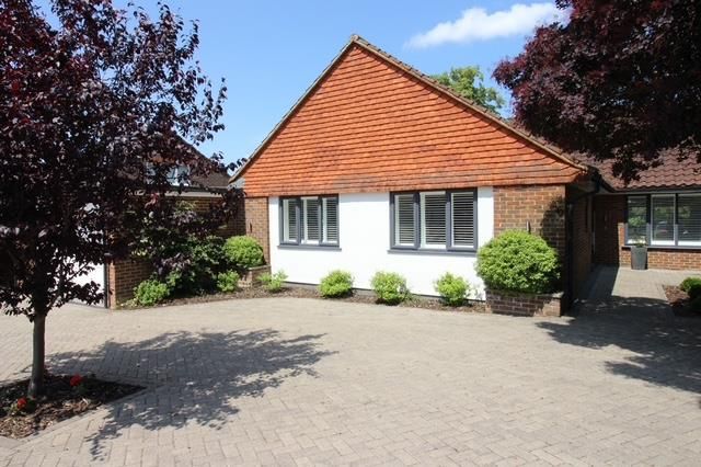 Cherry Orchard, Ashtead KT21 2 bed detached bungalow for sale