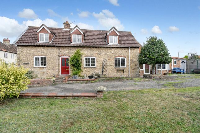 3 bedroom link detached house for sale
