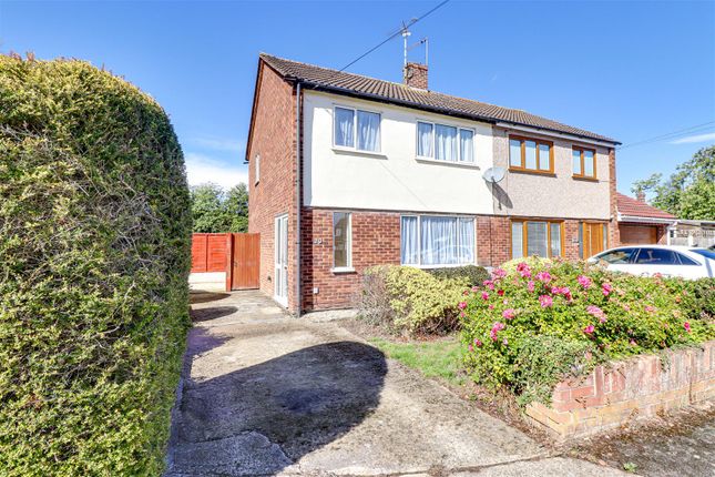 Lodge Close, Thundersley SS7 3 bed semi