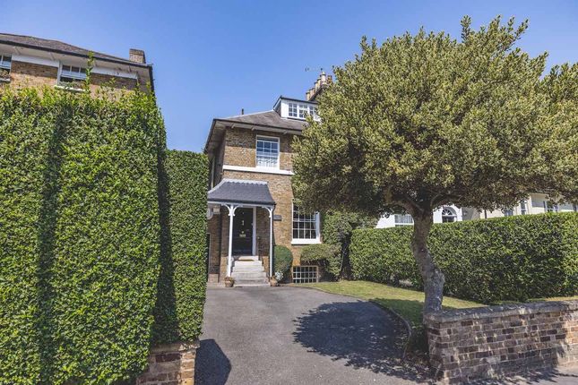 Sussex Place, Slough SL1 4 bed semi