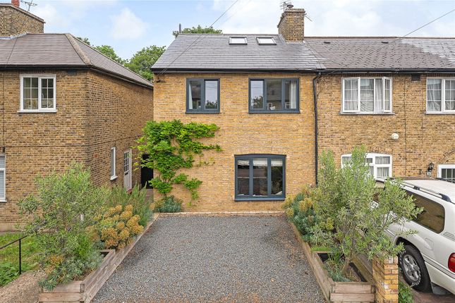 4 bedroom end of terrace house for sale