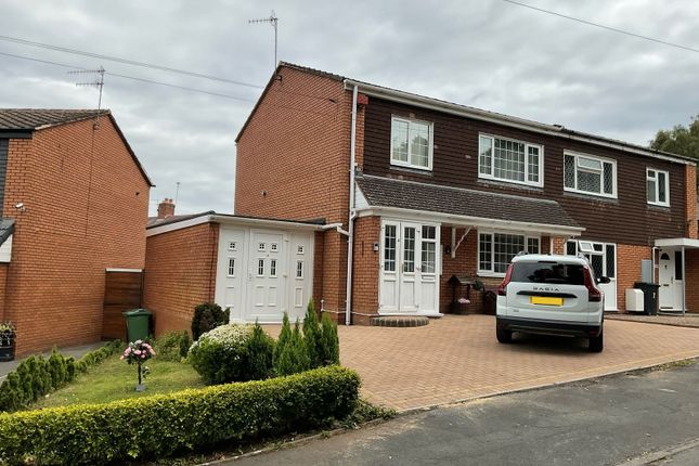 Chalfont Place, Stourbridge DY9 3 bed semi