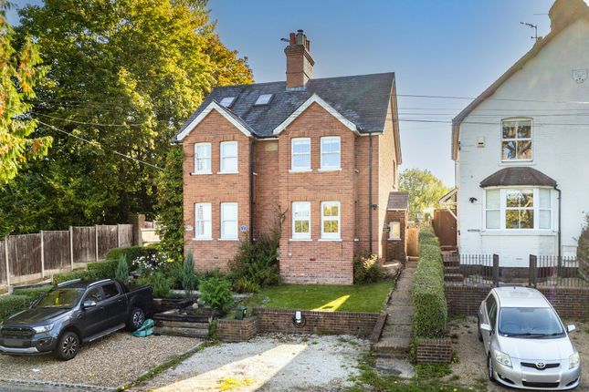 Turners Hill Road, Crawley Down, RH10 3 bed semi