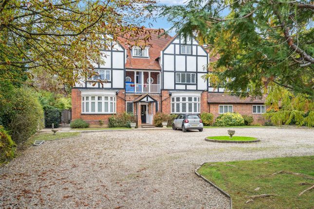 Frithwood Avenue, Northwood... 2 bed apartment for sale