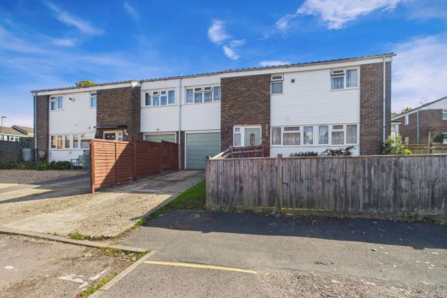 CLEVELAND CLOSE, BASINGSTOKE... 4 bed semi