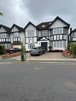 Edgeworth Crescent, London NW4 6 bed detached house for sale