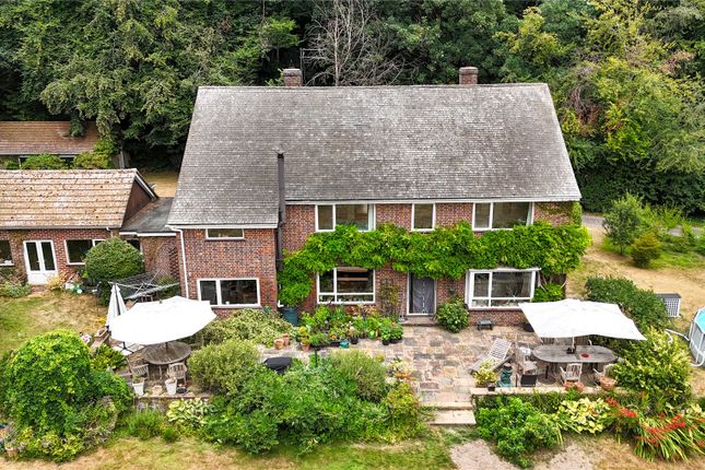 6 bedroom detached house for sale