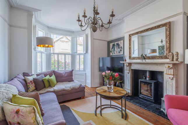 6 bedroom semi-detached house for sale