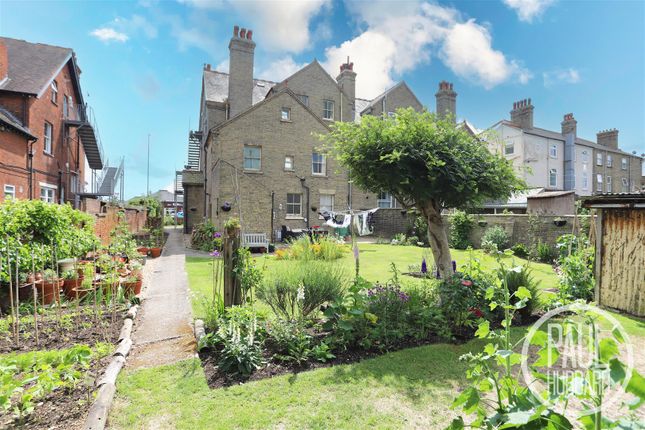 Kirkley Cliff Road, Kirkley, NR33 3 bed maisonette for sale