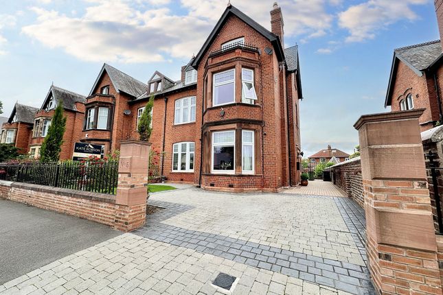 6 bedroom semi-detached house for sale